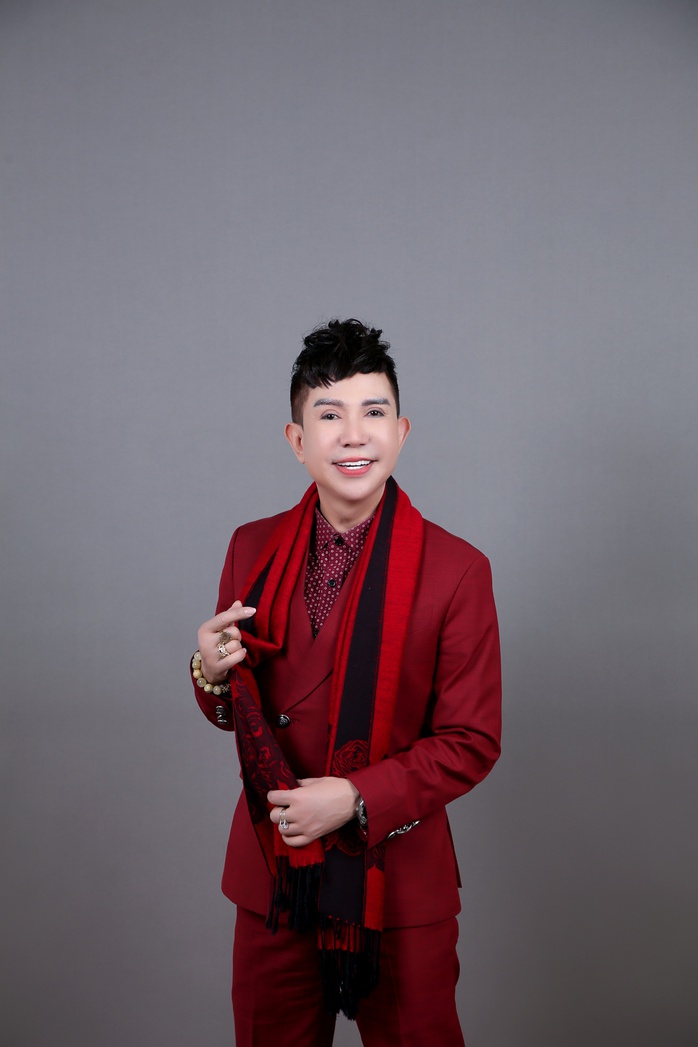 Ca sĩ Long Nhật bật mí chỗ bán bún bò, chè ngon ở Huế - Ảnh 4.