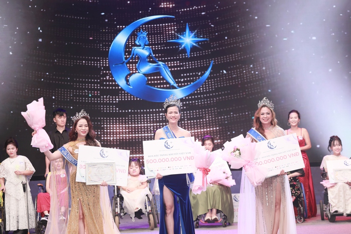 Hoa hậu Trăng khuyết đầu tiên của Việt Nam - Ảnh 2.