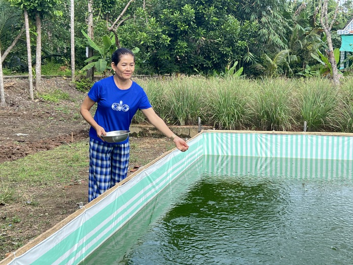 Người phụ nữ Khmer vượt khó nuôi 2 con ăn học từ mô hình kinh tế kép - Ảnh 1.