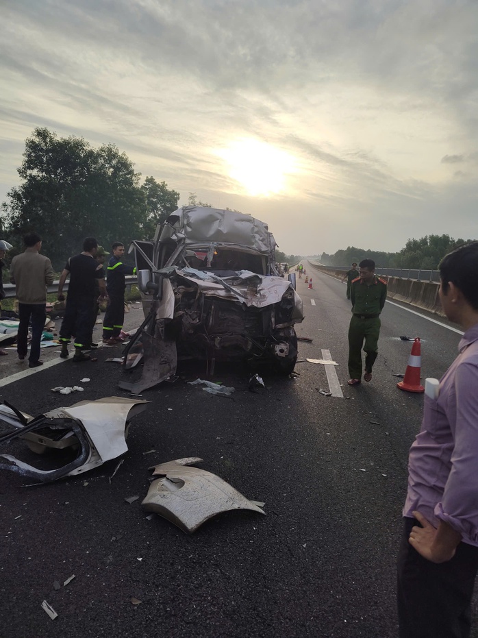 Khởi tố vụ án tai nạn giao thông 4 người chết trên cao tốc Đà Nẵng - Ảnh 1.