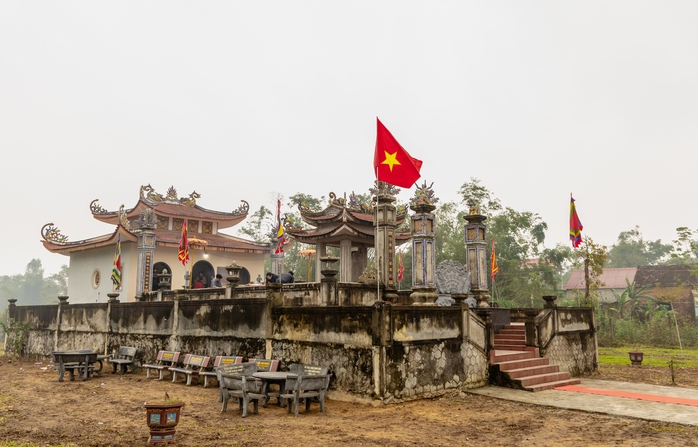Điều chưa kể về ngôi đền Song Trung và mộ hai cha con công thần thời Hậu Lê ở Quảng Trị - Ảnh 5. Điều chưa kể về ngôi đền Song Trung và mộ hai cha con công thần thời Hậu Lê ở Quảng Trị - Ảnh 5.