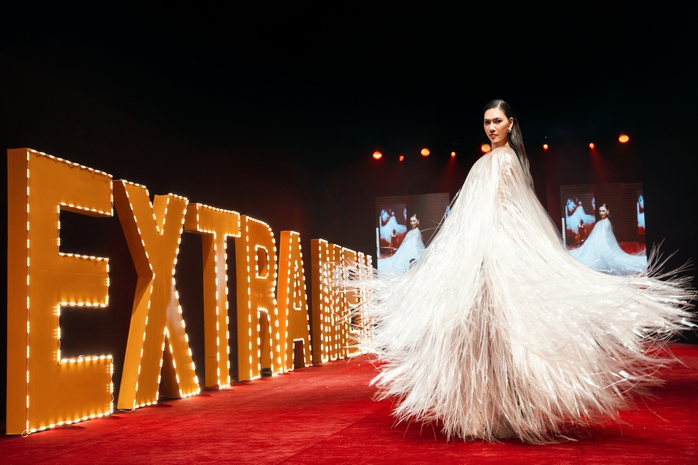 H'Hen Niê thần thái mở màn cho Extra men show - Ảnh 3.