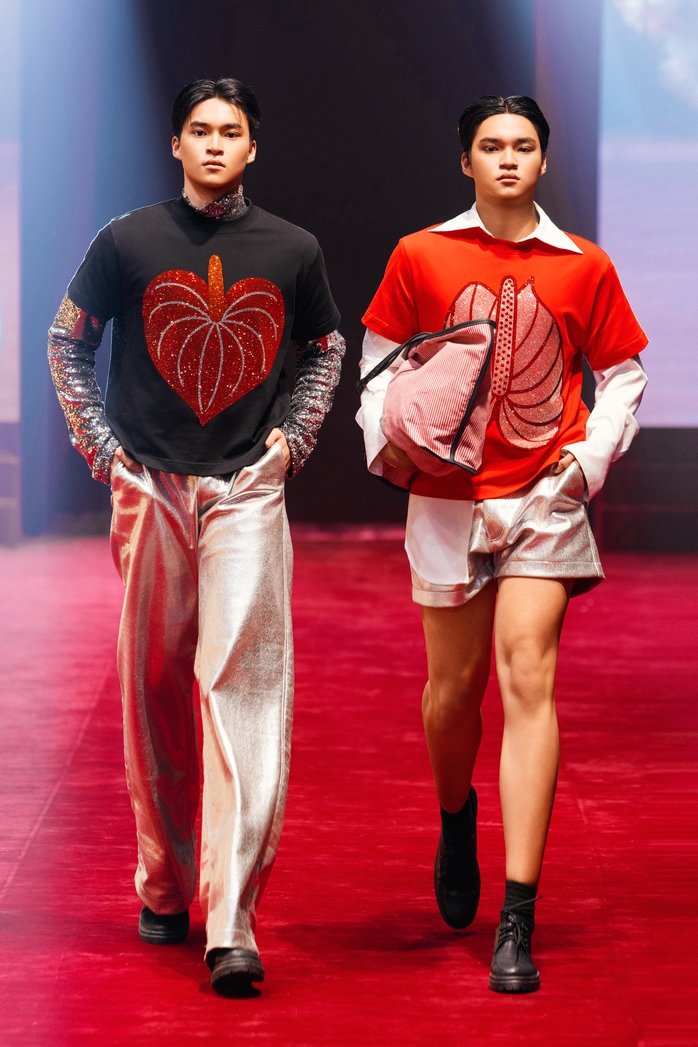 H'Hen Niê thần thái mở màn cho Extra men show - Ảnh 9.