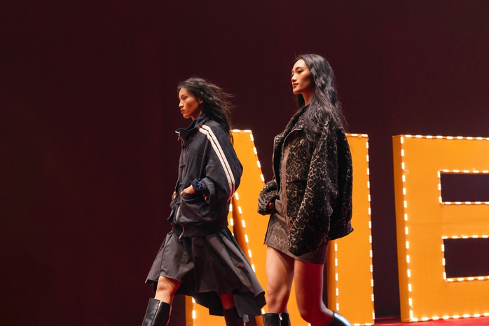 H'Hen Niê thần thái mở màn cho Extra men show - Ảnh 7.