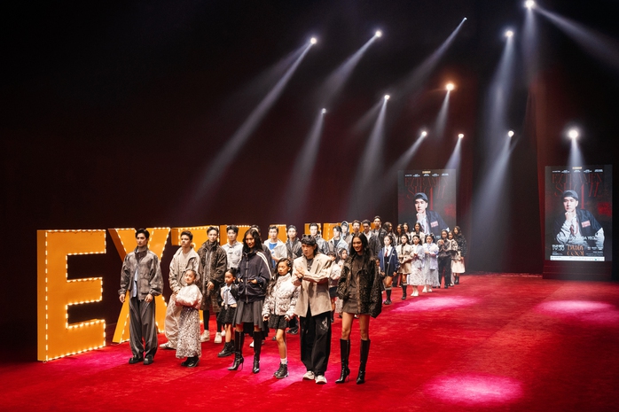 H'Hen Niê thần thái mở màn cho Extra men show - Ảnh 14.