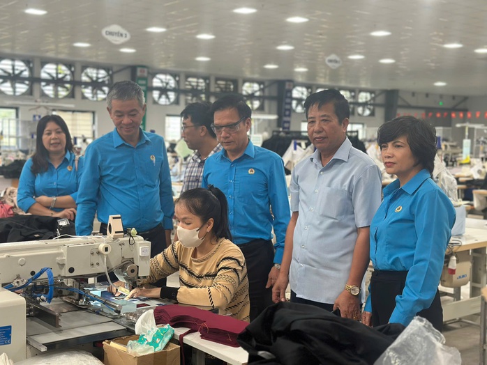 Công đoàn Khánh Hòa: Chăm lo thiết thực người lao động, quyết tâm đổi mới trong nhiệm kỳ 2025-2030 - Ảnh 6.