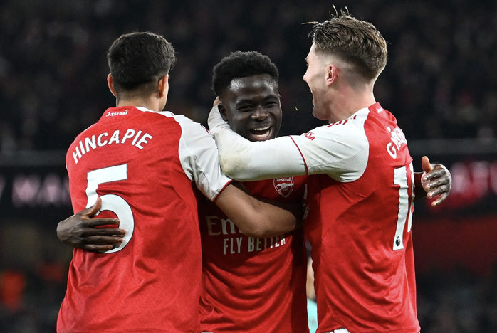 Arsenal thắng bằng hai bàn đá phản, vững ngôi đầu Ngoại hạng - Ảnh 7.