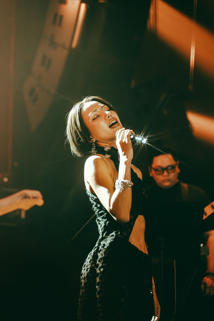 Hồ Ngọc Hà "cảnh cáo" Gigi Hương Giang - Ảnh 1.