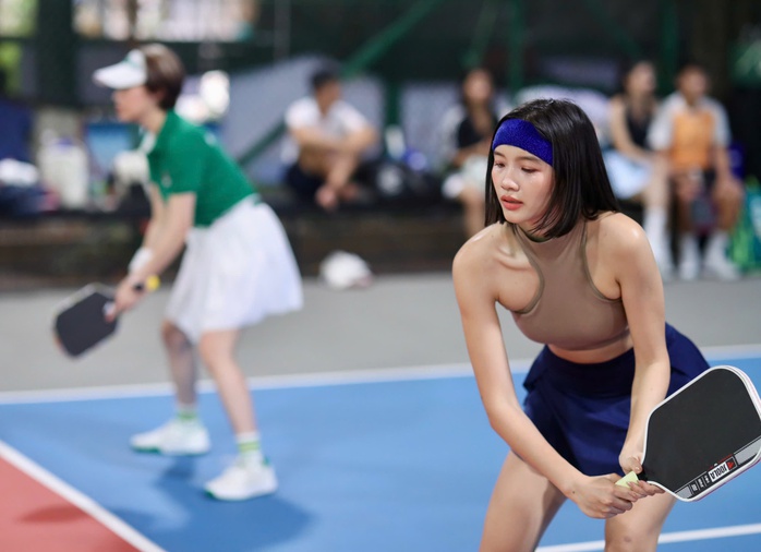 Akira Phan "chơi hết mình", Đồng Ánh Quỳnh mong "phối hợp ăn ý" - Ảnh 2.