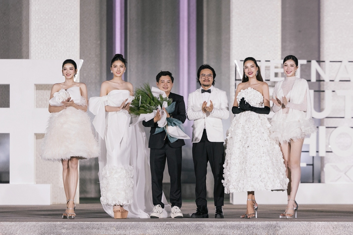 Lý do Lê Hoàng Phương được chọn làm vedette cùng Thanh Hằng, Võ Hoàng Yến - Ảnh 1.