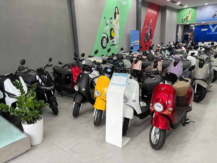 Xu hướng chuyển đổi sang xe máy điện - Ảnh 1. Xu hướng chuyển đổi sang xe máy điện - Ảnh 1.