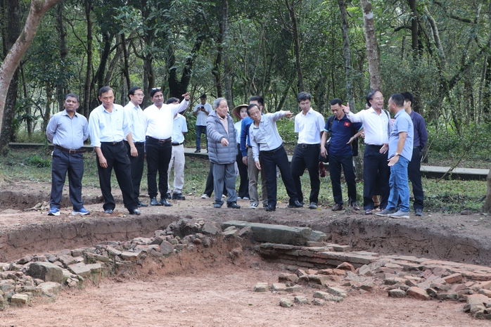 Cận cảnh “con đường thiêng” đầy bí ẩn ở Mỹ Sơn - Ảnh 11.