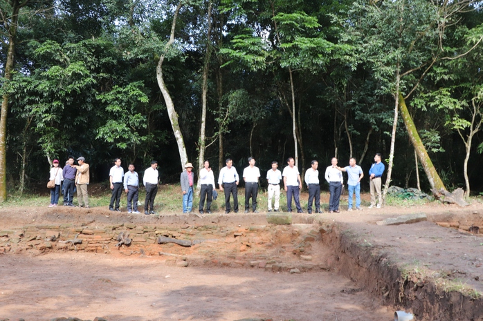 Cận cảnh “con đường thiêng” đầy bí ẩn ở Mỹ Sơn - Ảnh 6.