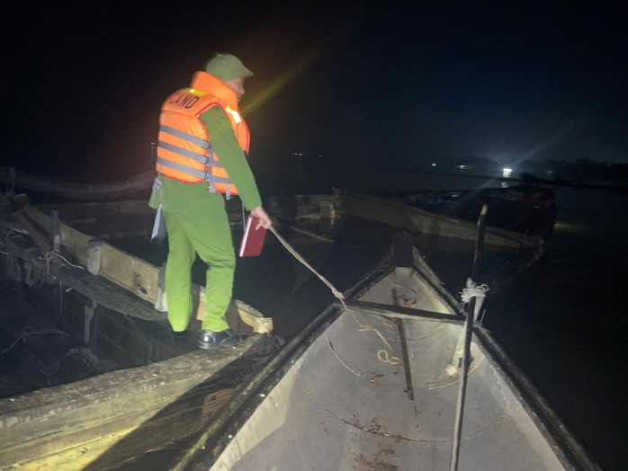 Bí mật về khai thác cát trái phép trên sông Kiến Giang bị phát hiện - Ảnh 1. Bí mật về khai thác cát trái phép trên sông Kiến Giang bị phát hiện - Ảnh 1.