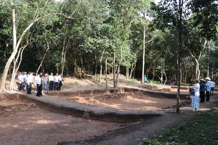 Cận cảnh “con đường thiêng” đầy bí ẩn ở Mỹ Sơn - Ảnh 13.