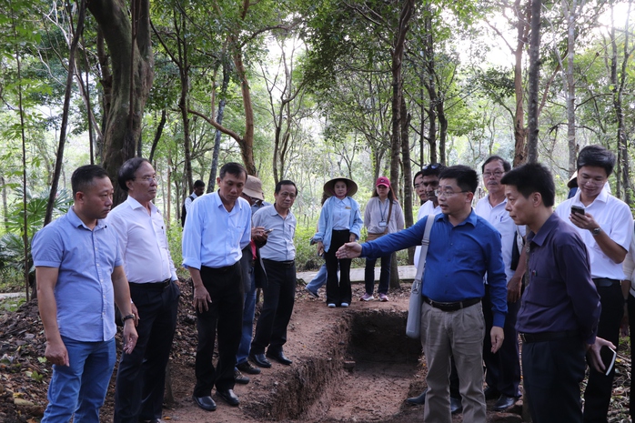 Cận cảnh “con đường thiêng” đầy bí ẩn ở Mỹ Sơn - Ảnh 12.