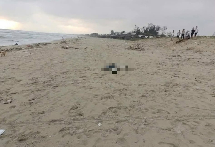 Phát hiện 2 thi thể trôi dạt vào bờ biển TP Đà Nẵng - Ảnh 1.