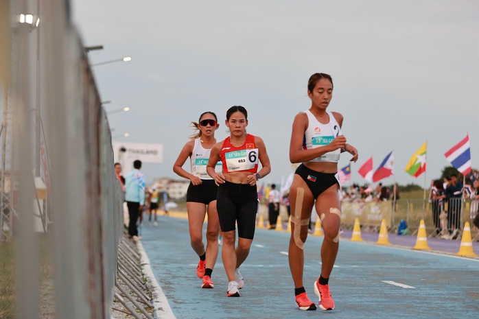 Tái phát chấn thương, "nữ hoàng đi bộ" Việt Nam lỗi hẹn SEA Games 33 - Ảnh 2.
