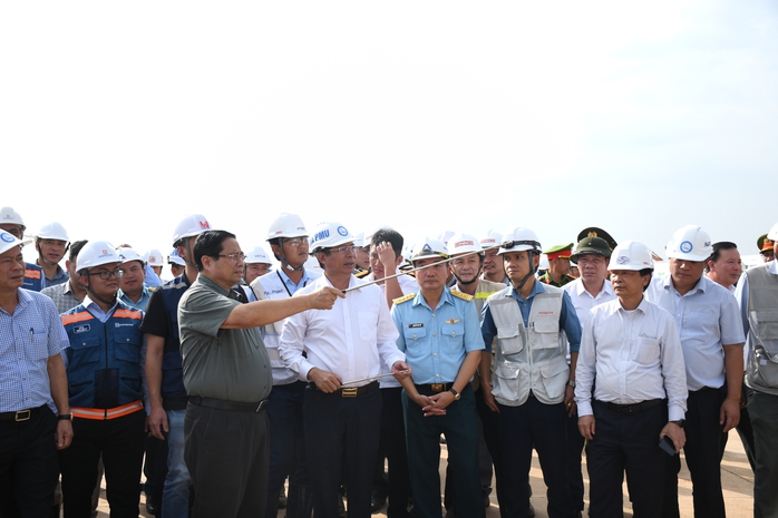 Thủ tướng Phạm Minh Chính kiểm tra sân bay Long Thành trước chuyến bay kỹ thuật đầu tiên - Ảnh 1. Thủ tướng Phạm Minh Chính kiểm tra sân bay Long Thành trước chuyến bay kỹ thuật đầu tiên - Ảnh 1.