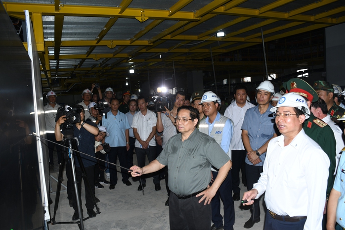 Thủ tướng Phạm Minh Chính kiểm tra sân bay Long Thành trước chuyến bay kỹ thuật đầu tiên - Ảnh 4. Thủ tướng Phạm Minh Chính kiểm tra sân bay Long Thành trước chuyến bay kỹ thuật đầu tiên - Ảnh 4.
