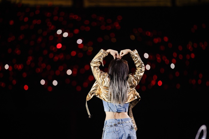 Mỹ Tâm phá kỷ lục của bản thân, đi vào lịch sử nhạc Việt - Ảnh 5.