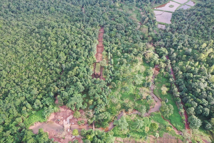 Cận cảnh “con đường thiêng” đầy bí ẩn ở Mỹ Sơn - Ảnh 4.