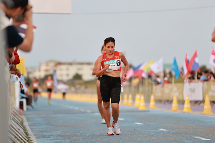 Tái phát chấn thương, "nữ hoàng đi bộ" Việt Nam lỗi hẹn SEA Games 33 - Ảnh 3.