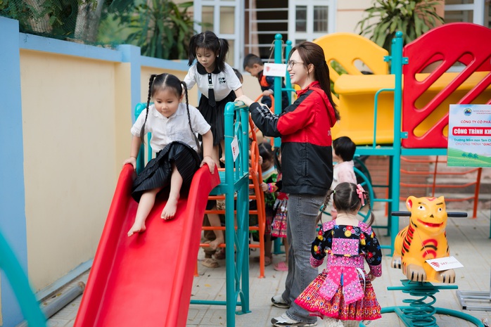 Hành trình "Giao nắng" khiến trái tim Phương Anh Đào mềm lại - Ảnh 2.