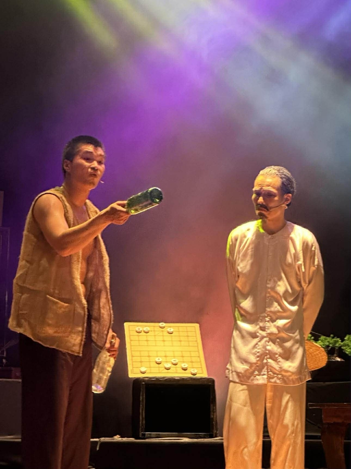 "Ch&iacute; Ph&egrave;o" &ndash; th&ecirc;m bảng dựng trẻ đối thoại với nh&agrave; văn Nam Cao   - Ảnh 4.