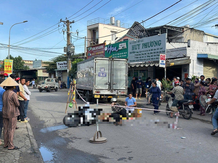 Điều tra vụ tai nạn giao thông TPHCM khiến người phụ nữ tử vong tại chỗ - Ảnh 1. Điều tra vụ tai nạn giao thông TPHCM khiến người phụ nữ tử vong tại chỗ - Ảnh 1.