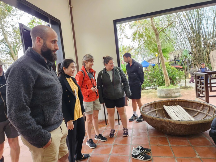 L&agrave;m mộc thủ c&ocirc;ng phục hồi nghề truyền thống - Ảnh 1.