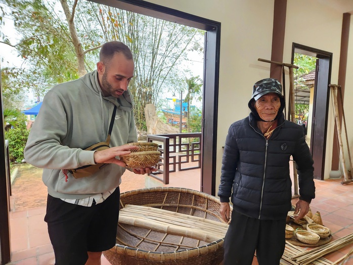 L&agrave;m mộc thủ c&ocirc;ng phục hồi nghề truyền thống - Ảnh 2.