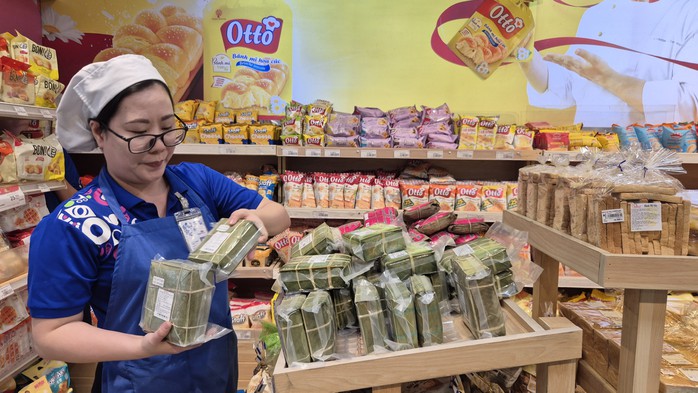 Bảo đảm nguồn cung h&agrave;ng Tết đầy đủ v&agrave; an to&agrave;n cho người ti&ecirc;u d&ugrave;ng TP HCM - Ảnh 2.