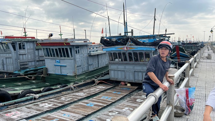 Mỏi m&ograve;n chờ tiền hỗ trợ, ngư d&acirc;n Huế "hụt hơi" - Ảnh 1.