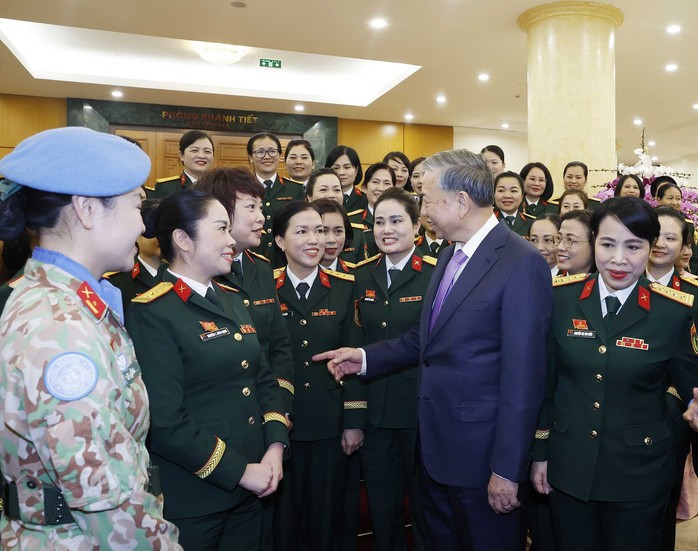 Phấn đấu mỗi cá nhân phụ nữ Quân đội là một gương sáng - Ảnh 1.