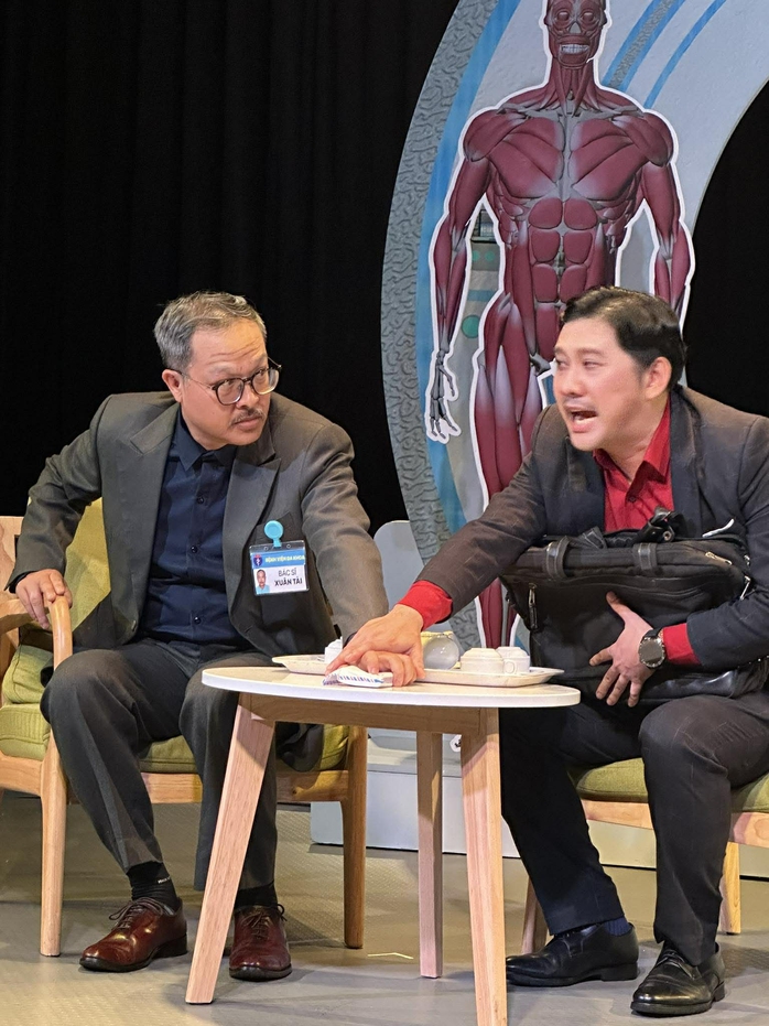 Vở kịch "Lạc" d&aacute;m đi thẳng v&agrave;o v&ugrave;ng tối của lương t&acirc;m y đức - Ảnh 3.