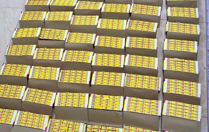 Li&ecirc;n tiếp triệt ph&aacute; 3 vụ bu&ocirc;n b&aacute;n h&agrave;ng cấm - Ảnh 1.