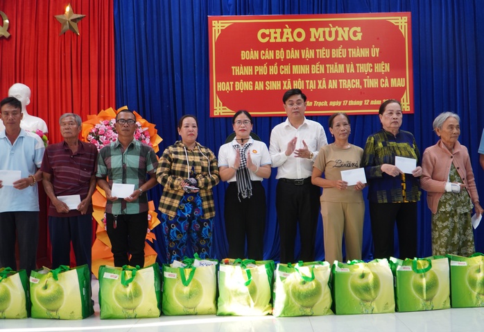 Nhiều hoạt động &yacute; nghĩa của điển h&igrave;nh "D&acirc;n vận kh&eacute;o" TPHCM tại C&agrave; Mau - Ảnh 5.