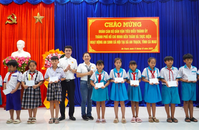 Nhiều hoạt động &yacute; nghĩa của điển h&igrave;nh "D&acirc;n vận kh&eacute;o" TPHCM tại C&agrave; Mau - Ảnh 6.