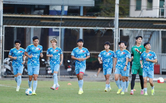 Trung vệ "th&eacute;p" U22 Việt Nam muốn "kh&oacute;a chặt" tiền đạo U22 Th&aacute;i Lan - Ảnh 2.