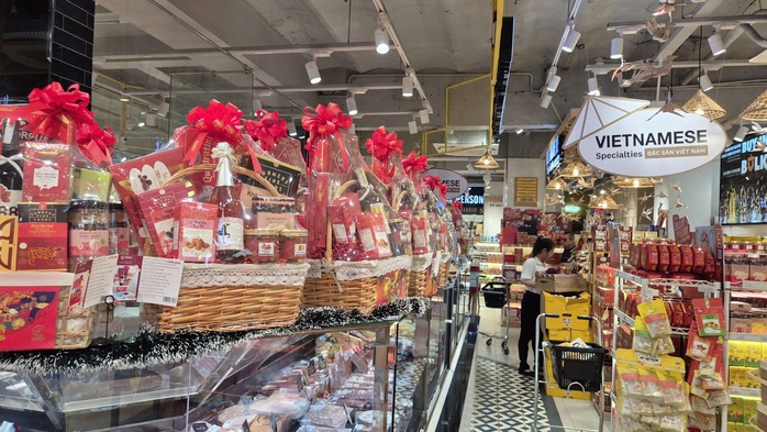 Mua sắm Tết n&oacute;ng l&ecirc;n từng ng&agrave;y - Ảnh 1.