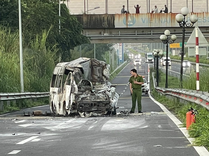 Bệnh viện Chợ Rẫy thông tin về tài xế vụ tai nạn trên cao tốc Long Thành – Dầu Giây - Ảnh 1. Bệnh viện Chợ Rẫy thông tin về tài xế vụ tai nạn trên cao tốc Long Thành – Dầu Giây - Ảnh 1.