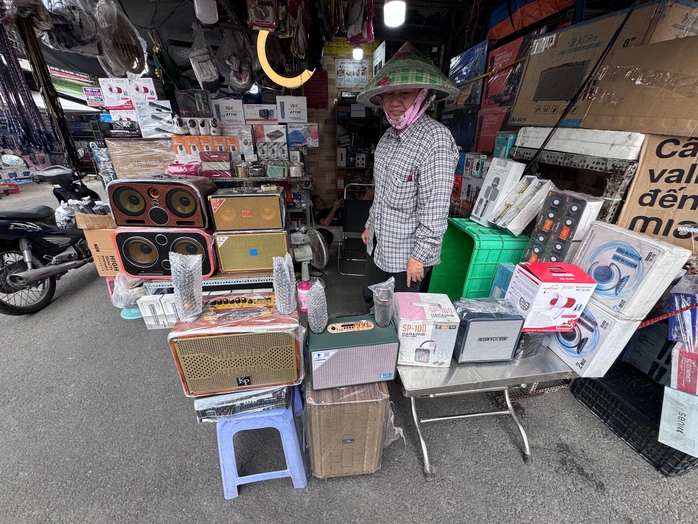 Hát karaoke ồn ào có thể bị phạt 1-2 triệu đồng, "loa kẹo kéo" ế ẩm - Ảnh 3.