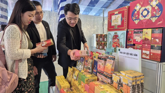 Đặc sản v&ugrave;ng miền v&agrave;o m&ugrave;a Tết - Ảnh 1.