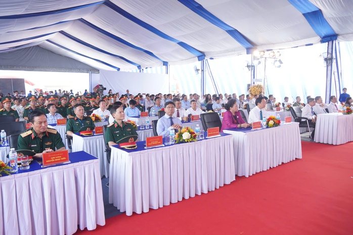 ĐBSCL khởi c&ocirc;ng v&agrave; kh&aacute;nh th&agrave;nh nhiều c&ocirc;ng tr&igrave;nh giao th&ocirc;ng trọng điểm - Ảnh 1.