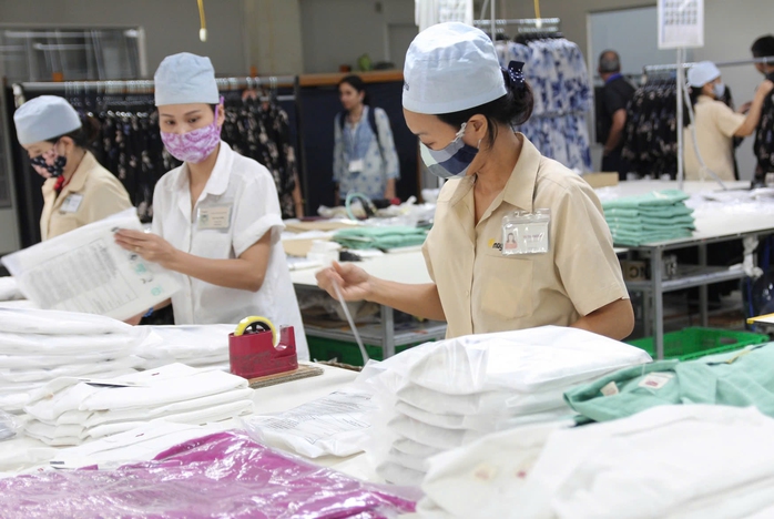 &Acirc;m thầm cắt giảm nh&acirc;n sự trước Tết - Ảnh 1.