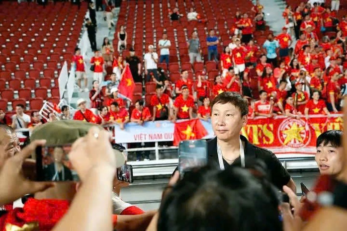 H&igrave;nh ảnh mới của b&oacute;ng đ&aacute; Việt Nam - Ảnh 2.