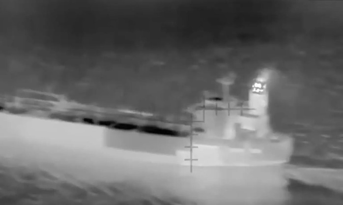 Ukraine lần đầu d&ugrave;ng UAV tập k&iacute;ch t&agrave;u dầu &ldquo;hạm đội b&oacute;ng tối&rdquo; Nga tr&ecirc;n Địa Trung Hải - Ảnh 1.