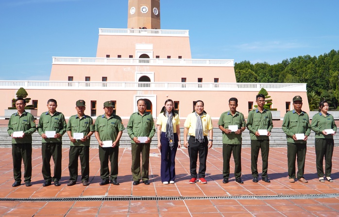 Nh&igrave;n lại h&agrave;nh tr&igrave;nh của c&aacute;n bộ "D&acirc;n vận kh&eacute;o" TPHCM - Ảnh 11.