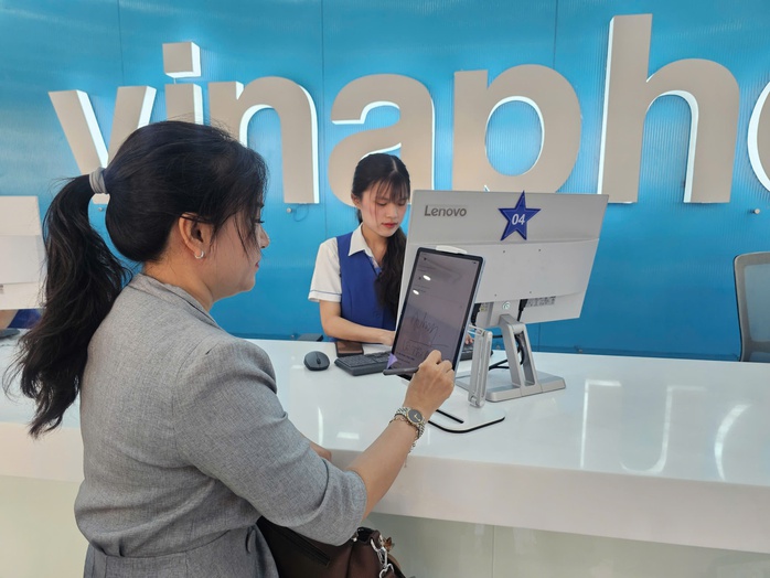 Nh&agrave; mạng đầu ti&ecirc;n triển khai 12 điểm giao dịch kh&ocirc;ng giấy tờ tại TP HCM - Ảnh 1.